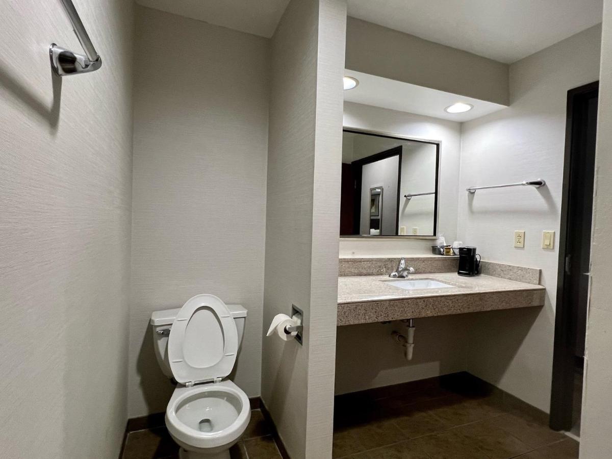 Hometowne Studios & Suites Washington Buitenkant foto
