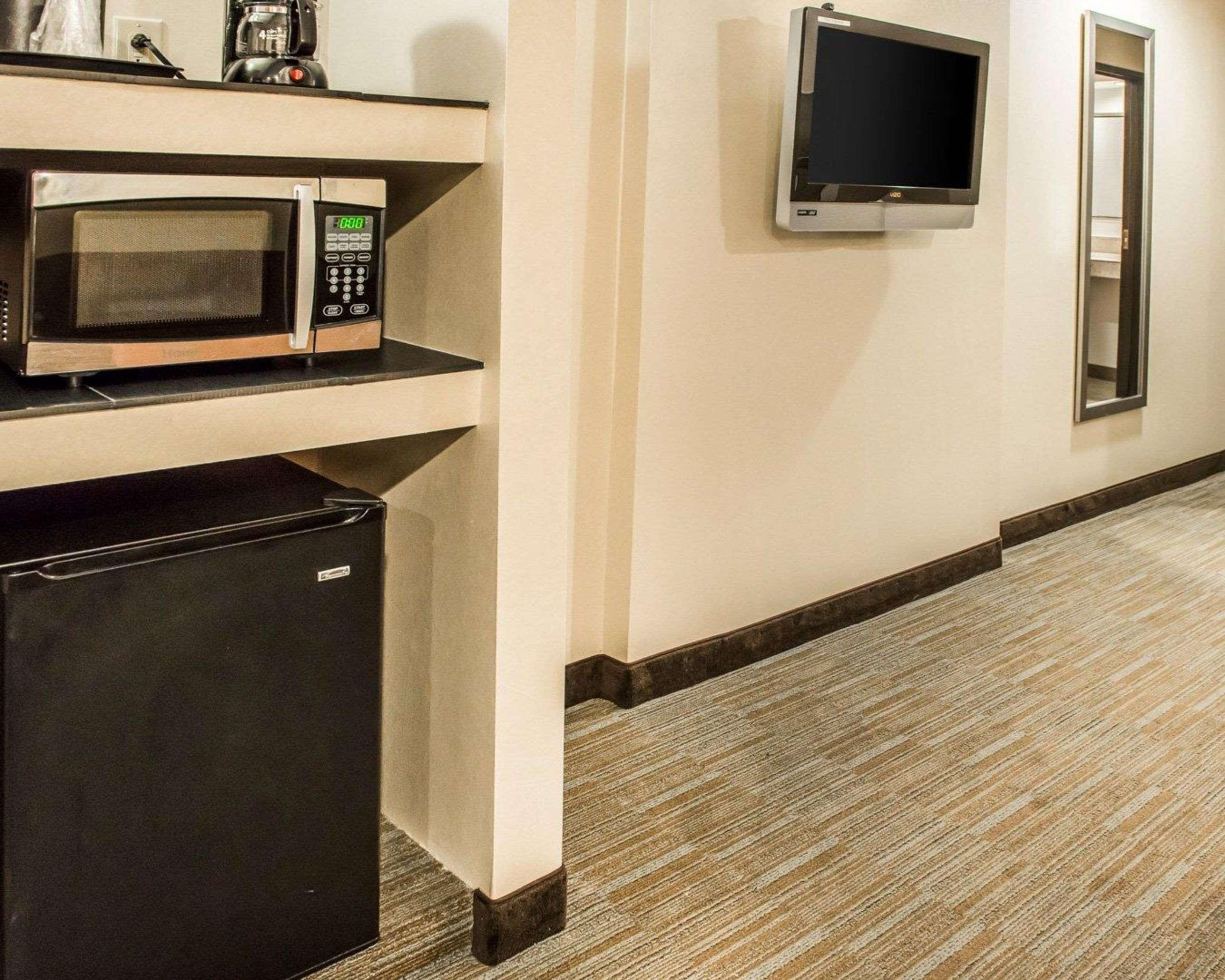 Hometowne Studios & Suites Washington Buitenkant foto